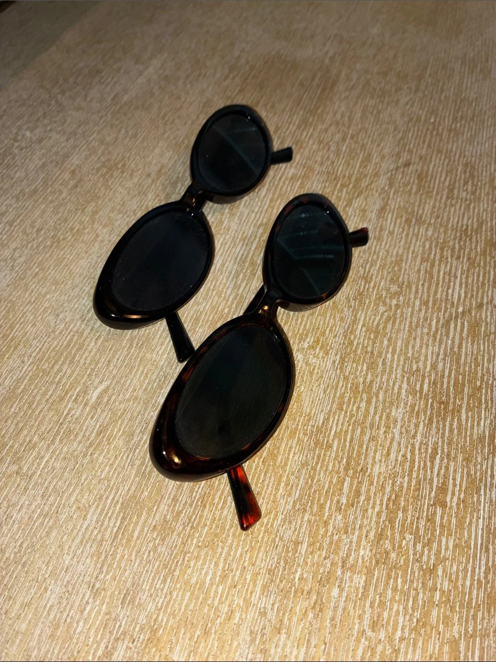 Amazon Women's Oval Sunglasses - Black & Tortoiseshell